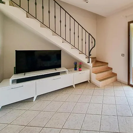 Trilocale Vicino Al Centro Di *