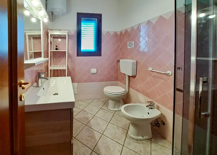 Trilocale Vicino Al Centro Di San Teodoro